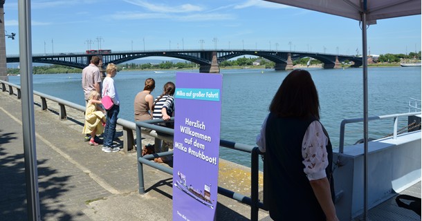 #muhboot: Milka auf großer Fahrt in Mainz.