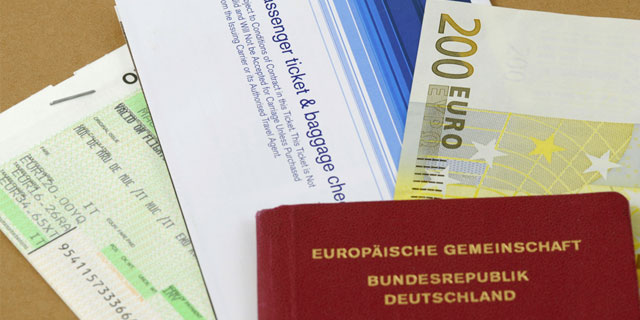 Bevor Sie eine Reise außerhalb der EU antreten, sollten Sie rechtzeitig einen Reisepass beantragen.