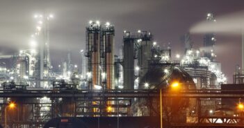 Energieeinsparung: was die Industrie dazugelernt hat ( Foto: Shutterstock-TTstudio )