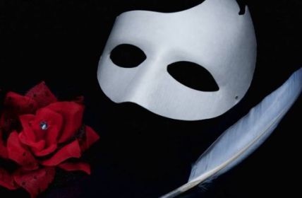 Klassiker neu erlebt: Phantom der Oper erstrahlt (Foto: AdobeStock - tonidalmases 59484617)