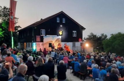 Schwäbischer Alpenrock begeistert: "Der Boßler ruft (Foto: Naturfreunde Boßler. EHL-Band)