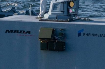 Erfolgreiche Integration und Erprobung des Laserwaffendemonstrators auf der Fregatte (Foto: Rheinmetall AG)