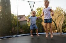 Trampolinspringen: Welche Vorteile es hat und warum der Sport so effektiv ist (Foto: AdobeStock - 208099727 Martinan)