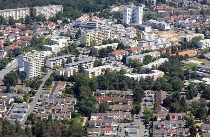 Bildungsmesse Rodgau: Aussteller informieren über Bildungsmöglichkeiten Bildungsmesse Rodgau: Plattform für Bildung und Karriere (Foto: AdobeStock - Fotolyse 292027974)
