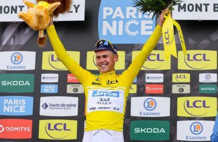 Luke Plapp gewinnt mit dem Giant TCR Advanced SL Bike beim Paris-Nice (Foto: sprintcycling photo)