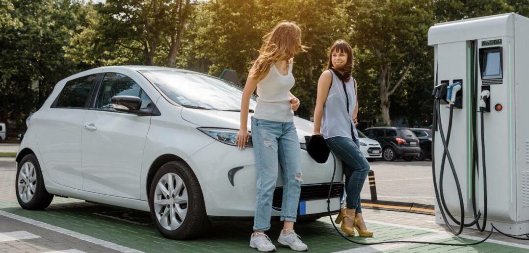 Zukunft der Mobilität: Energieeffizienz von Elektroautos (Foto: AdobeStock - 374567159 Med Photo Studio)