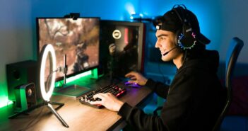 Legale Gaming-Keys kaufen: So spielen Gamer deutlich günstiger (Foto: AdobeStock - 417978904 AntonioDiaz)