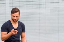 Twitter: Die Reise eines Social-Media-Riesen Twitte: Man(n) tweeted. (Foto: AdobeStock_67590756 Jürgen Fälchle)