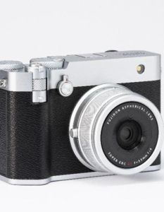 Neue Maßstäbe in Technik und Design: FUJIFILM GFX100RF (Foto: FUJIFILM Electronic Imaging Europe GmbH)