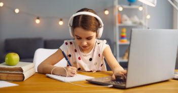 Lernen neu gedacht: Wie Gamification, Microlearning & Co. Bildungsansätze verändern (Foto: AdobeStock - 362649277 Studio Romantic)