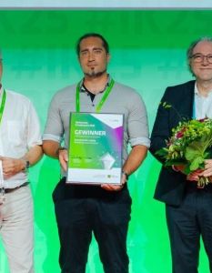 SaxonQ gewinnt Sächsischen Gründerpreis: Diamantquantencomputer revolutionieren weltweite industrielle (Foto: Mio Motion GmbH)