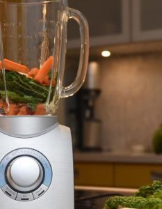 600 Watt Standmixer mit 20.000 U/min für feinste Texturen (Foto: TÜV SÜD AG)