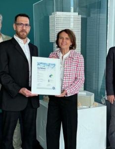Smart Building ONE erhält SustainFM-Zertifikat für umfassendes nachhaltiges (Foto: STRABAG PFS)