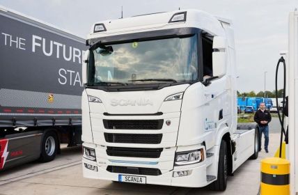 Scania installiert Deutschlands ersten öffentlich 1,2-Megawatt-Ladepunkt für batterieelektrische (Foto: Mike Abmaier)