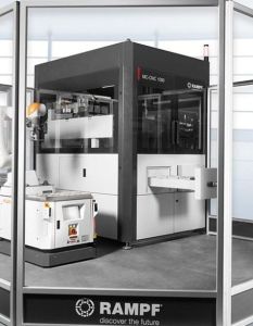 Modulare MC 1000 Zelle von RAMPF automatisiert Dosieren, (Foto: RAMPF Holding GmbH & Co. KG)