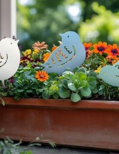 Pulverbeschichtete Rankgitter in Honig, Loop und Retro Designs (Foto: Max Knobloch Nachf. GmbH)