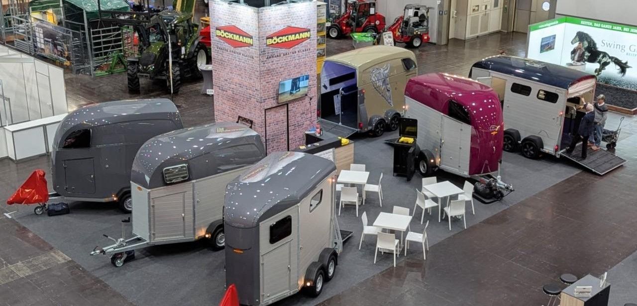 Böckmann zeigt umfassendes Transportprogramm auf Partner Pferd Leipzig (Foto: Böckmann Fahrzeugwerke GmbH)