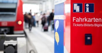 PRO BAHN verabschiedet Resolution für kundenorientierte Digitalisierung im (Foto: AdobeStock - Wellnhofer Designs - 538280391)