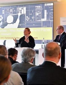 120 Planer vernetzen sich beim Niedersachsen Bautag zu (Foto: VHV GRUPPE)