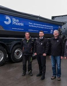 Emissionfreie Transporte mit Kögel Muldenkippern und Mercedes eActros (Foto: Kögel Trailer GmbH)