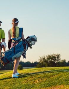 Euro Sports Golf Camps in England fördern junge Talente (Foto: AdobeStock - Kzenon - 217880497)