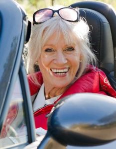 SIGNAL IDUNA erneut fairster Kfz-Serviceversicherer laut Focus Money (Foto: AdobeStock -  Volker Witt - 72012748)