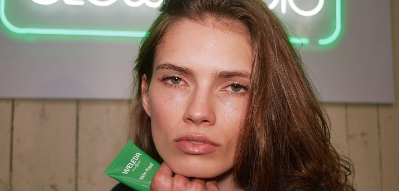 WELEDA Skin Food kreiert backstage bei Stella McCartney Glow (Foto: Weleda AG)