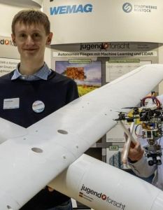 85 Nachwuchsforscher präsentieren 44 Projekte in sieben Fachgebieten (Foto: Stephan Rudolph-Kramer)