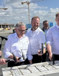 Feierliche Grundsteinlegung läutet Neubau der Zentralklinik Ostfriesische Meere (Foto: Trägergesellschaft)