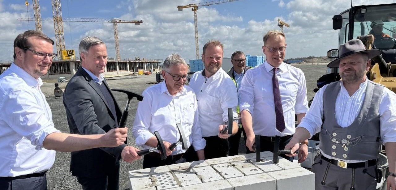 Feierliche Grundsteinlegung läutet Neubau der Zentralklinik Ostfriesische Meere (Foto: Trägergesellschaft)