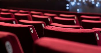 Letzte Premiere der Saison mit Glass Oper im martini-Park (Foto: AdobeStock -  peych_p - 75228084)