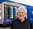 Peter Urban Radiostimme verstecktes Easter Egg in Musical (Foto: Morris Mac Matzen. Stage Entertainment)