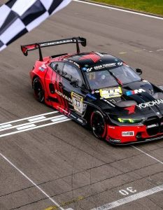 Schubert Motorsport siegt souverän mit BMW M4 GT3 EVO (Foto: BMW Group)