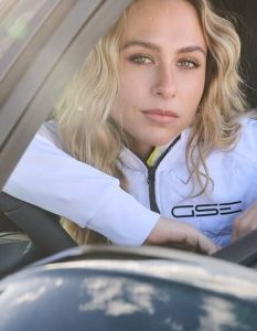 Sophia Flörsch künftig Testfahrerin beim Opel GSE Formula (Foto: Opel Automobile GmbH)