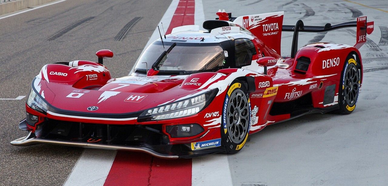 Toyota Racing feiert hundertsten WEC-Hybrid-Einsatz mit neuem TR010 (Foto: TOYOTA RACING GmbH)
