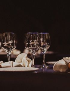 Liv-Ex-Studie: Weiss- und Schaumweinvolumen seit 2010 deutlich rapide (Foto: AdobeStock - Filirovska - 284922038)