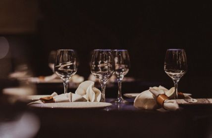 Liv-Ex-Studie: Weiss- und Schaumweinvolumen seit 2010 deutlich rapide (Foto: AdobeStock - Filirovska - 284922038)