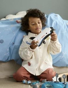 Ab Herbst 2026: BRIO startet modulare Weltraumsets mit (Foto: BRIO AB Ravensburger Verlag)