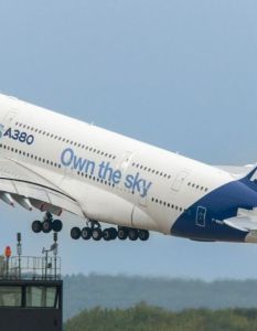 Frankfurt startet Winterflugplan mit 80 Airlines und weniger (Foto: AdobeStock -  SergioDenisenko - 1031915388)