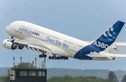 Frankfurt startet Winterflugplan mit 80 Airlines und weniger (Foto: AdobeStock -  SergioDenisenko - 1031915388)