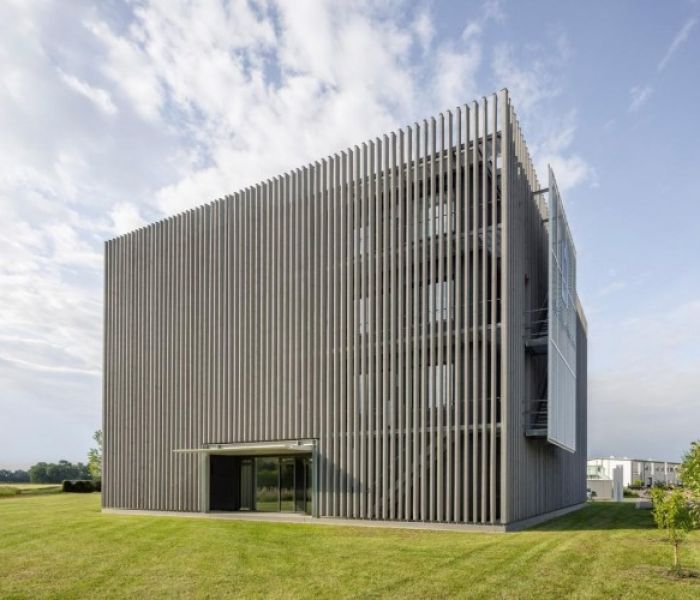 Das architektonische Erscheinungsbild des Neubaus (Foto: SCHÜCO International KG)